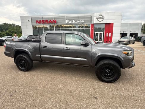 Used 2020 Toyota Tacoma 4x4 Double Cab image 1