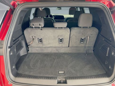 Used 2024 Chevrolet Traverse LT w/ LPO, Floor Liner Package image 28