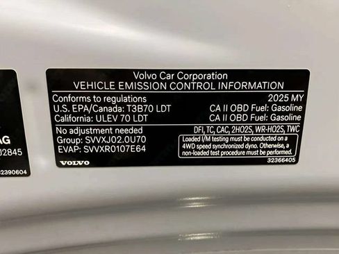 Used 2025 Volvo XC40 B5 Core AWD/4WD image 26