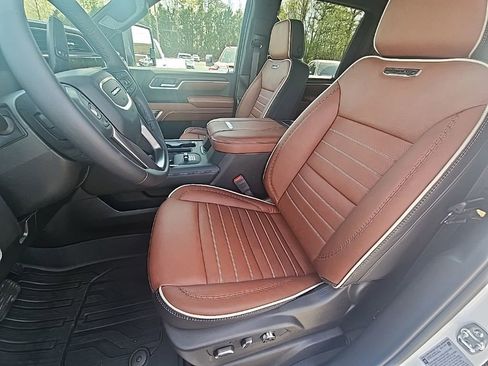 New 2026 GMC Sierra 3500 Denali Ultimate w/ LPO, Black Badging Package image 11