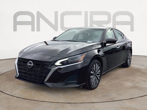 Used 2024 Nissan Altima 2.5 SV FWD image 9