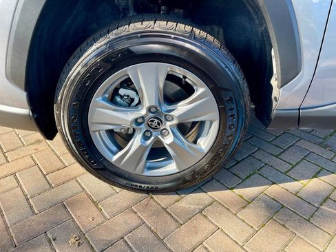 Used 2025 Toyota RAV4 XLE image 9