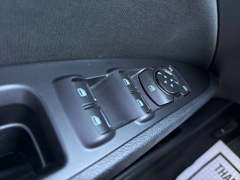 Used 2017 Ford Fusion SE w/ Equipment Group 201A FWD image 12