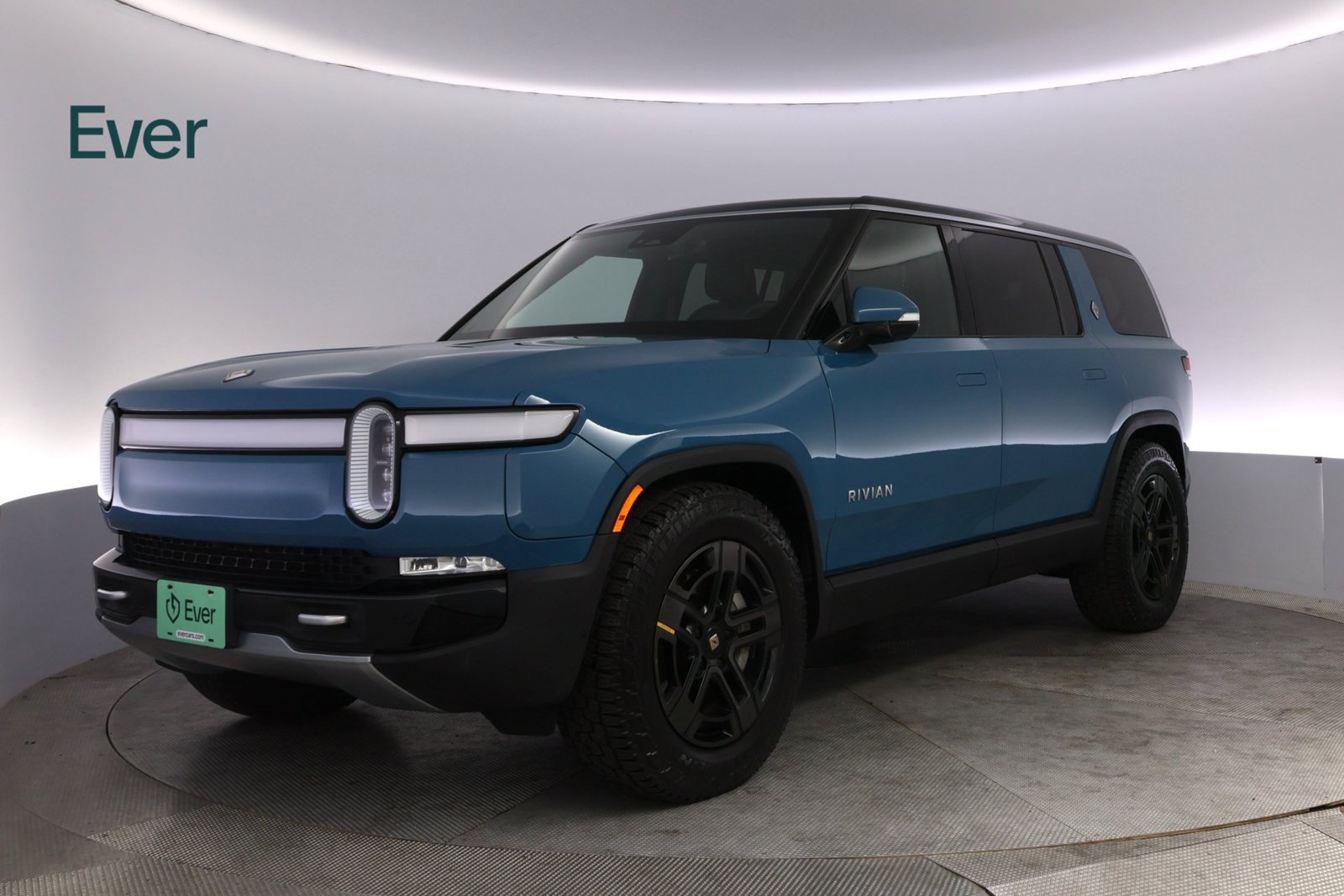 Used 2024 Rivian R1S Adventure Dual AWD/4WD image 2