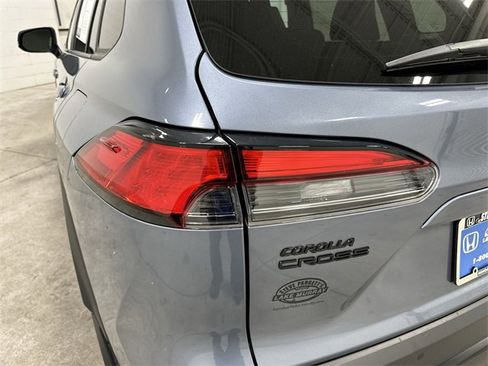 Used 2024 Toyota Corolla Cross XSE image 22