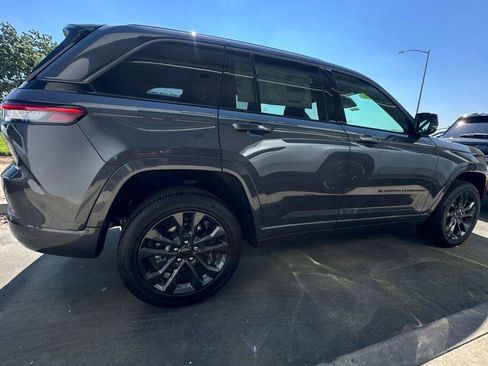 New 2026 Jeep Grand Cherokee Limited image 3