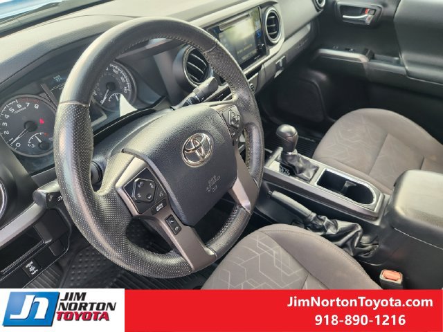 Used 2017 Toyota Tacoma TRD Off-Road w/ Tow Package AWD/4WD image 27