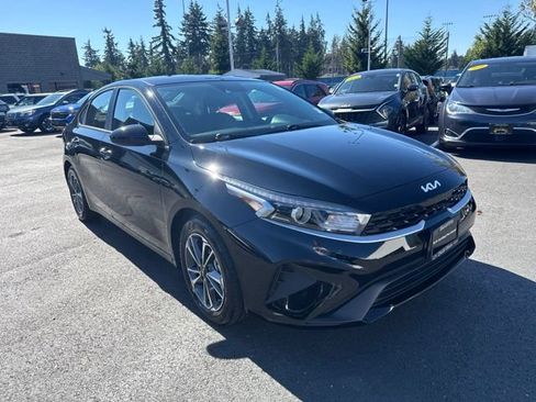 Certified 2024 Kia Forte LXS FWD image 3
