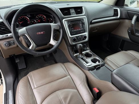 Used 2015 GMC Acadia SLT image 2