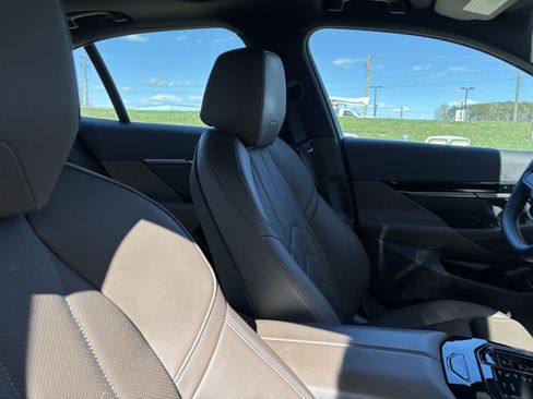 Certified 2025 BMW 530i 530i image 35