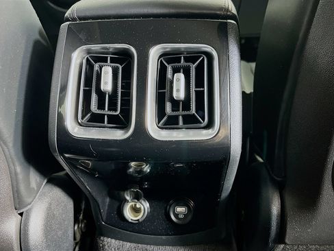 Used 2021 Kia Sorento SX AWD/4WD image 34