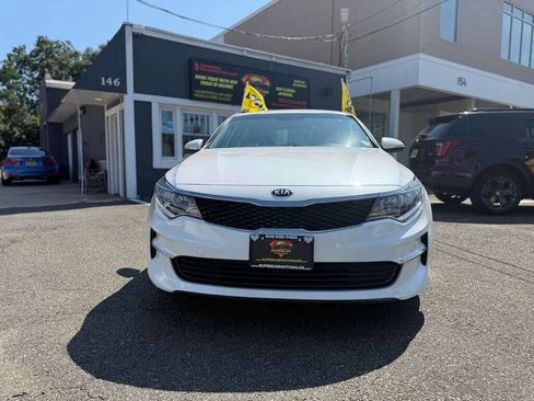 Used 2018 Kia Optima LX image 2