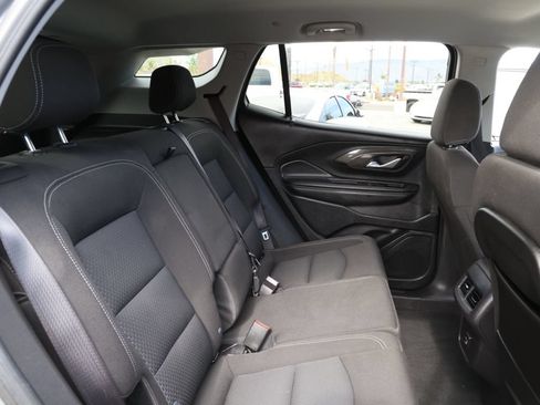Used 2024 GMC Terrain SLE AWD/4WD image 18