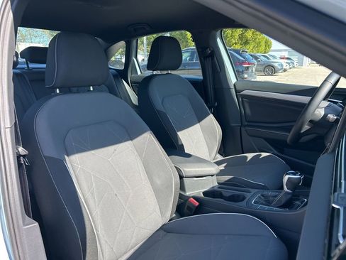 Used 2025 Volkswagen Jetta Sport image 44