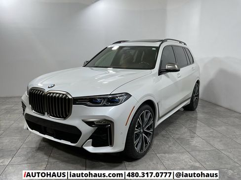 Used 2022 BMW X7 M50i image 2
