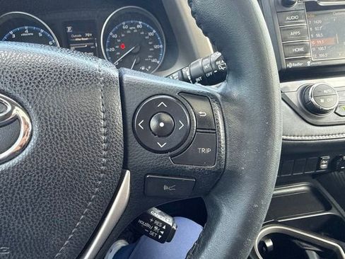 Used 2018 Toyota RAV4 XLE AWD/4WD image 18