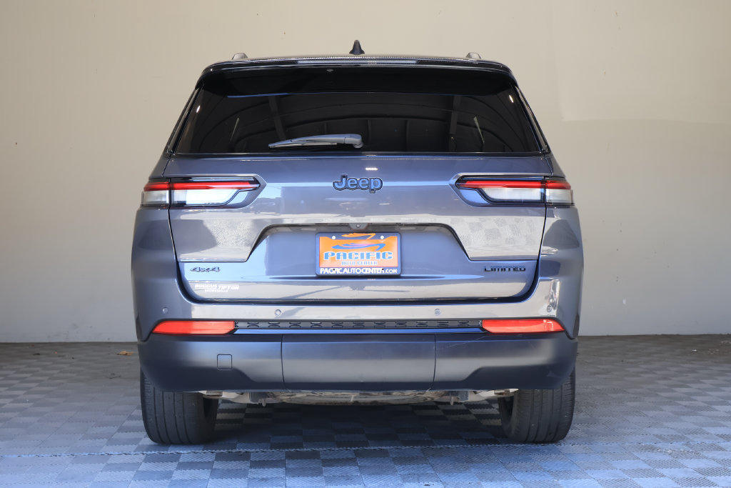 Used 2024 Jeep Grand Cherokee L Limited w/ Black Appearance Package AWD/4WD image 11