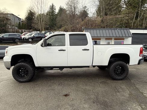 Used 2008 GMC Sierra 2500 SLE w/ Z71 Off-Road Package image 2