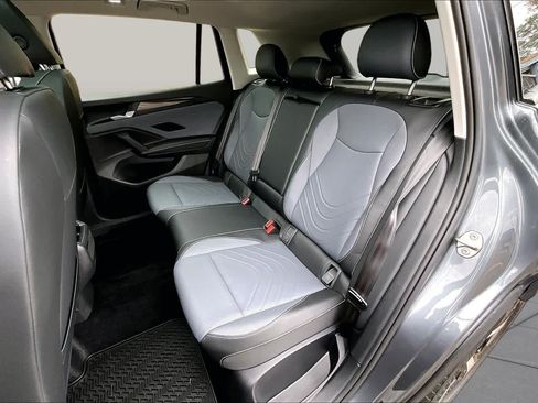 Used 2026 Volkswagen Tiguan SE FWD image 21