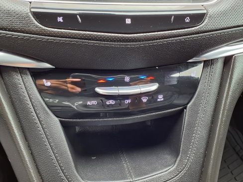 Used 2020 Cadillac XT5 Premium Luxury FWD image 12