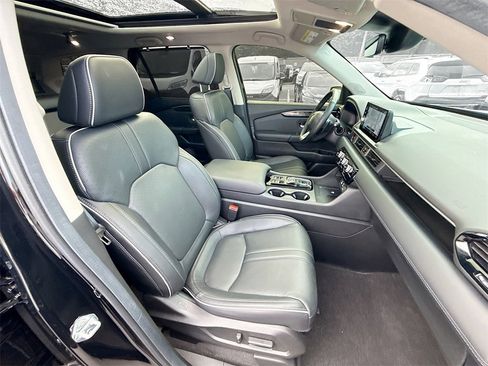 Used 2025 Honda Pilot Elite image 33