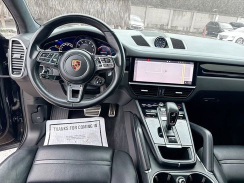 Used 2019 Porsche Cayenne Turbo w/ Premium Plus Package image 25