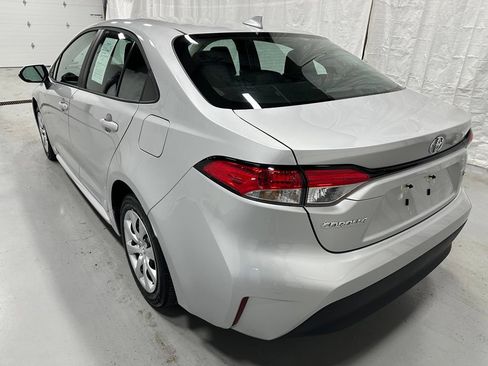 Used 2026 Toyota Corolla LE FWD image 5