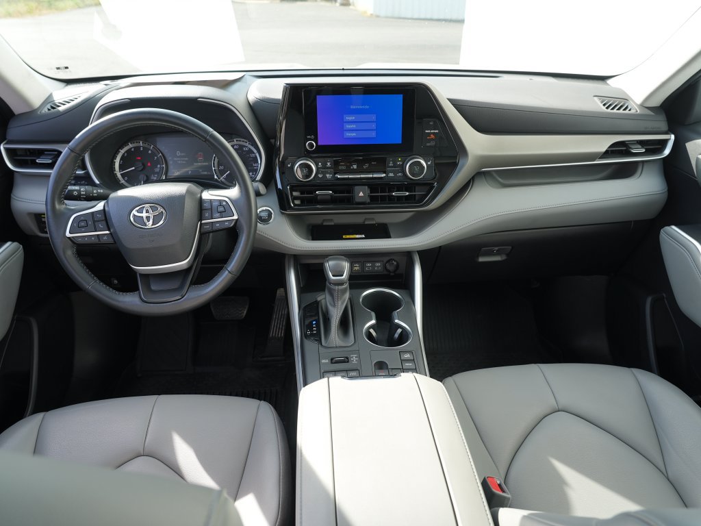 Used 2023 Toyota Highlander XLE AWD/4WD image 26