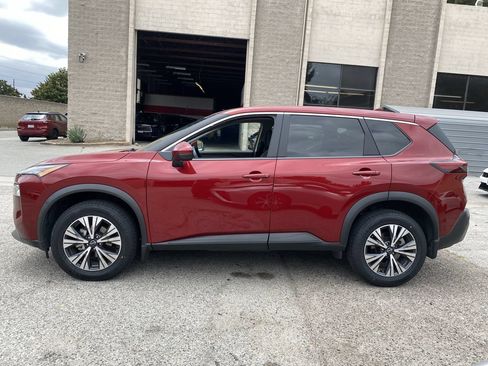 Certified 2023 Nissan Rogue SV FWD image 3