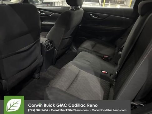 Used 2017 Nissan Rogue S image 27