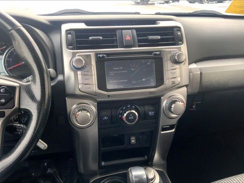 Used 2015 Toyota 4Runner SR5 image 6