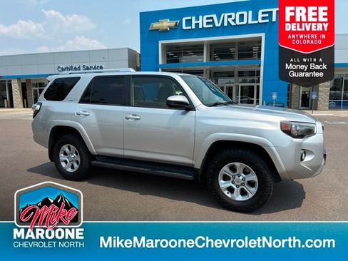 Used 2017 Toyota 4Runner SR5 AWD/4WD image 1