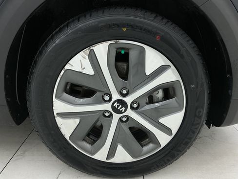 Used 2020 Kia Niro EX w/ Cold Weather Package FWD image 43