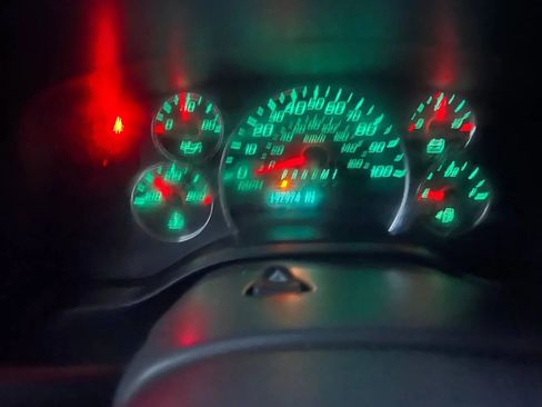 Used 2015 Chevrolet Express 2500 image 17