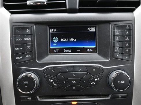 Used 2016 Ford Fusion SE image 19