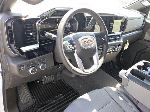 New 2026 GMC Sierra 1500 SLE w/ Preferred Package AWD/4WD image 13