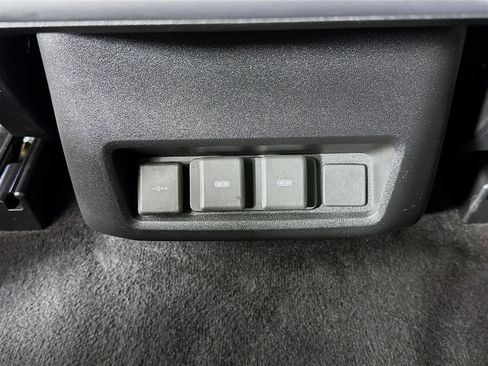 Used 2023 Land Rover Discovery HSE R-Dynamic image 29