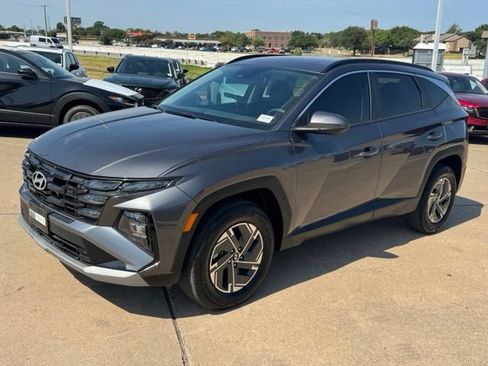 Used 2025 Hyundai Tucson Blue AWD/4WD image 3