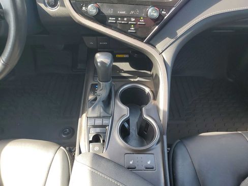 Used 2024 Toyota Camry XSE FWD image 18