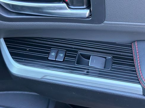 Used 2025 Toyota Sienna XSE w/ XSE Plus Package image 22