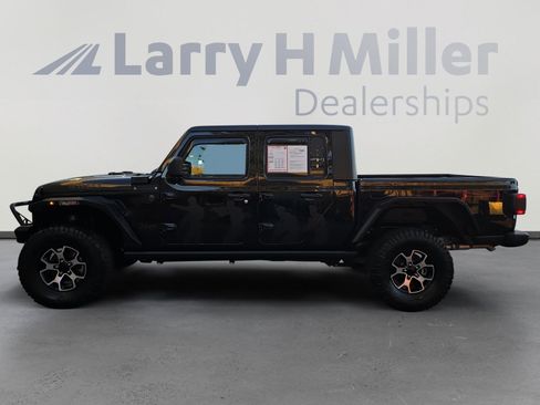 Used 2023 Jeep Gladiator Sport AWD/4WD image 2