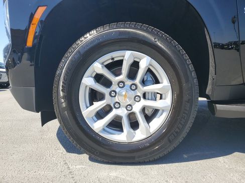 New 2026 Chevrolet Suburban LT w/ Comfort Package RWD image 6