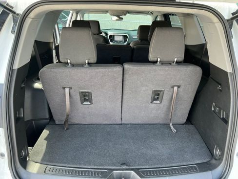 Used 2017 GMC Acadia SLE image 13