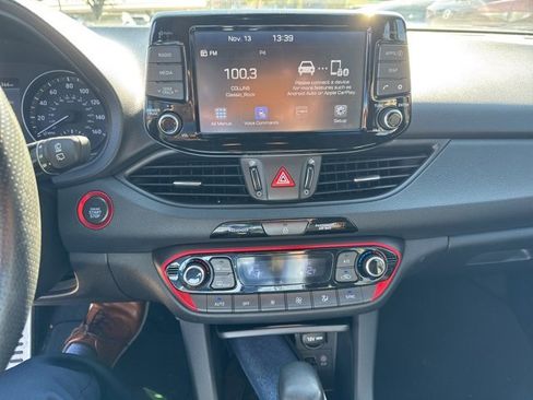 Used 2018 Hyundai Elantra GT Sport image 5