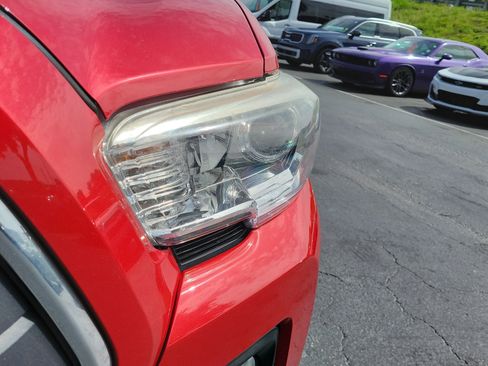 Used 2020 Toyota Tacoma SR5 RWD image 3