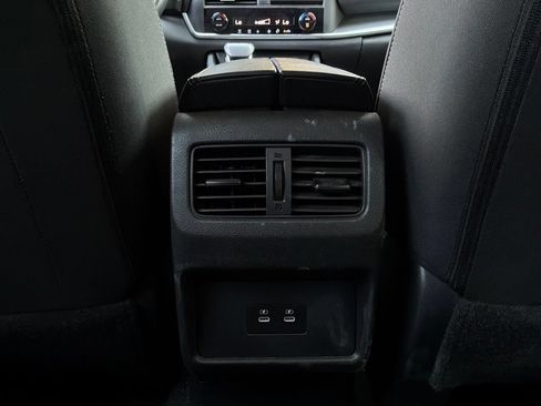 Used 2025 Nissan Rogue SV FWD image 13