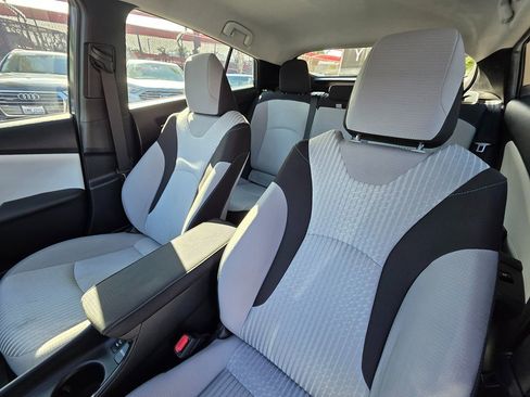 Used 2017 Toyota Prius Two image 22