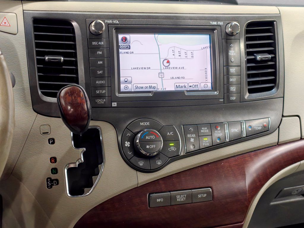 Used 2013 Toyota Sienna Limited w/ Premium Pkg AWD/4WD image 6