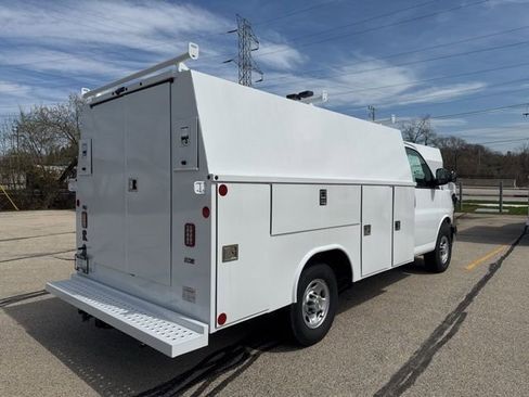 New 2025 Chevrolet Express 3500 w/ Power Convenience Package RWD image 4