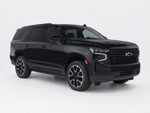 Used 2022 Chevrolet Tahoe RST w/ Luxury Package RWD image 2